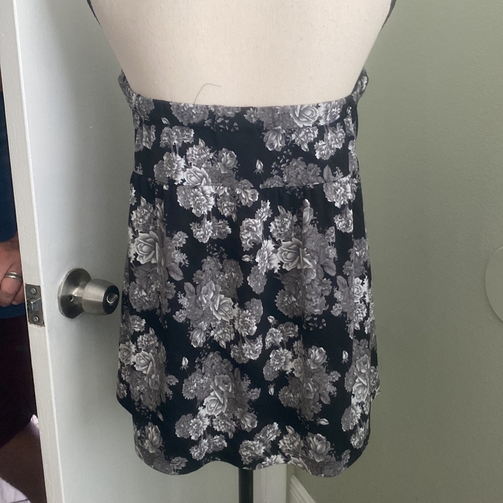 Torrid Floral Strapless Top - Picture 6 of 9
